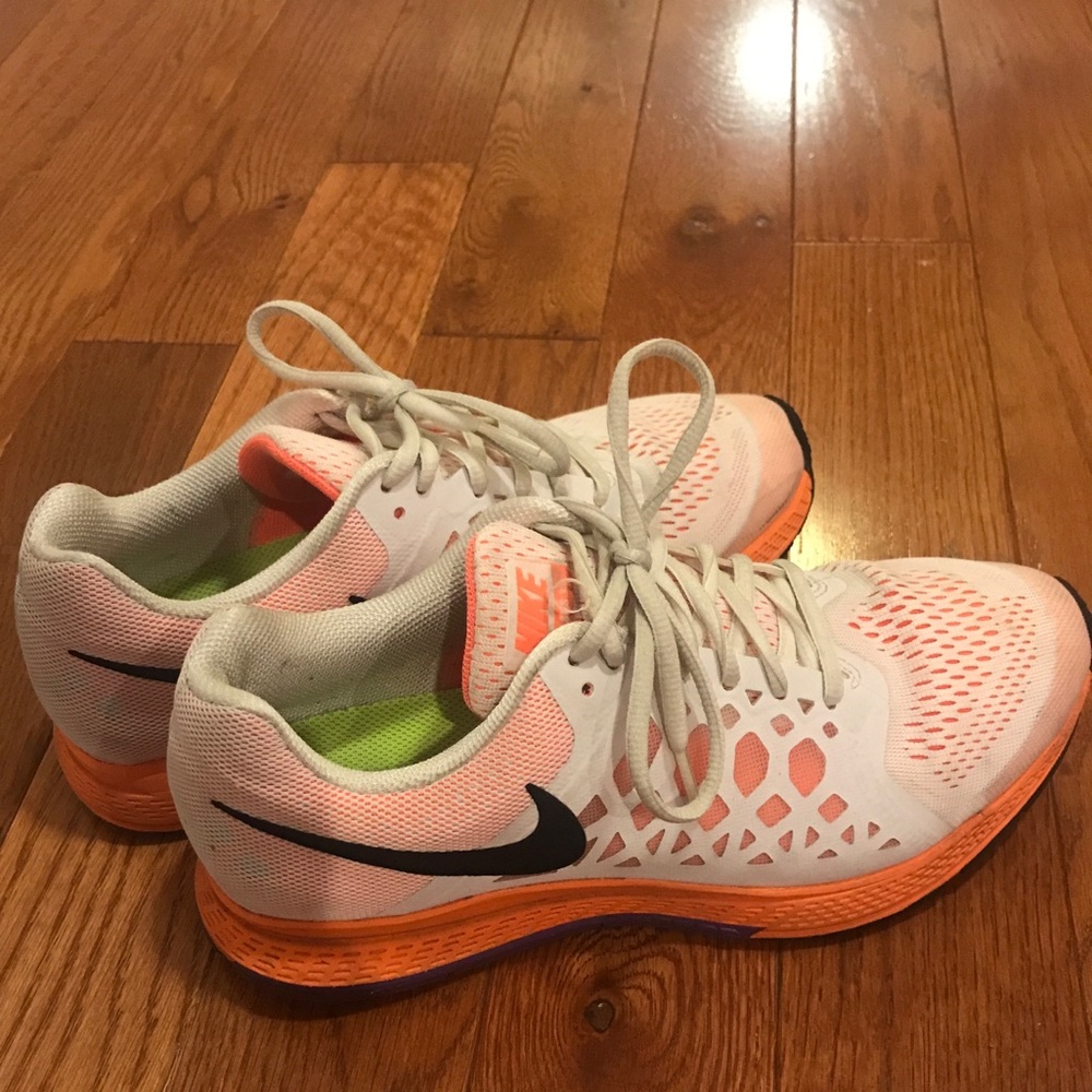 Nike Pegasus size 9.